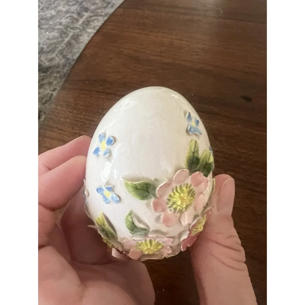 Vtg Hand Painted Ceramic Bisque‎ Egg Figurine Pink 3D Floral w/ Gold Fish Stand